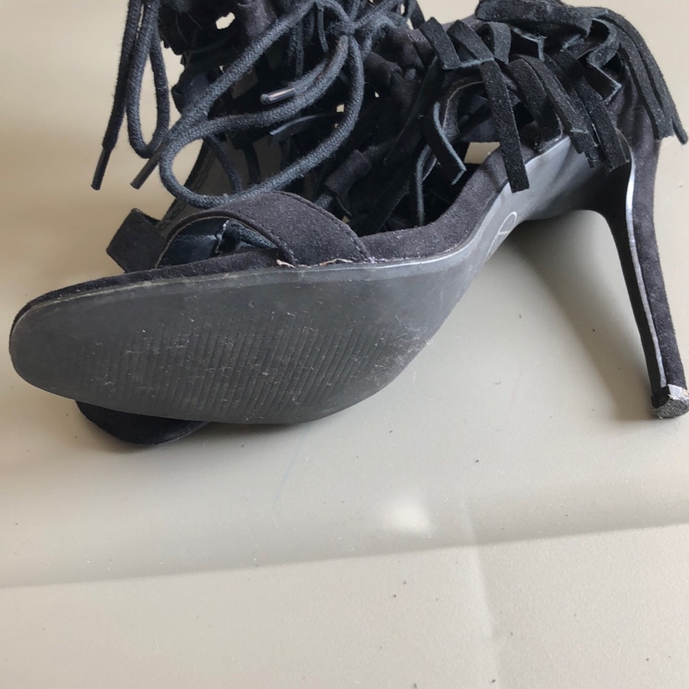 Heels - Picture 3 of 3